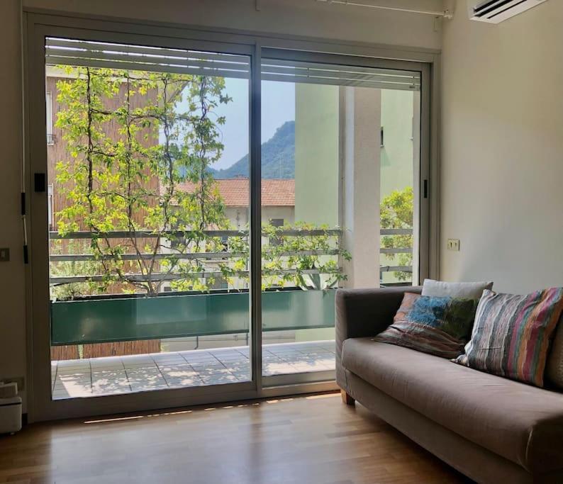 Mascalzone Latino, City Center Apartment Côme Esterno foto